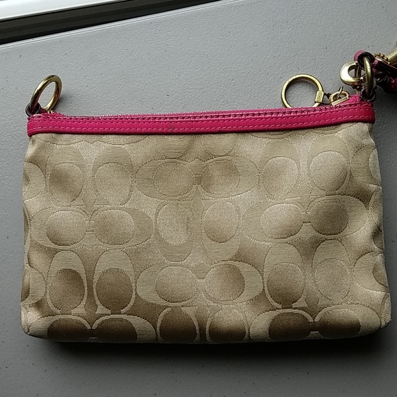 Coach wristlet - Picture 5 of 7